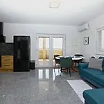 With Swimming Pool Bogdanovici, - 23394 Apartment