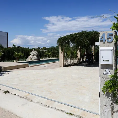 With Swimming Pool Bogdanovici, - 23394 *