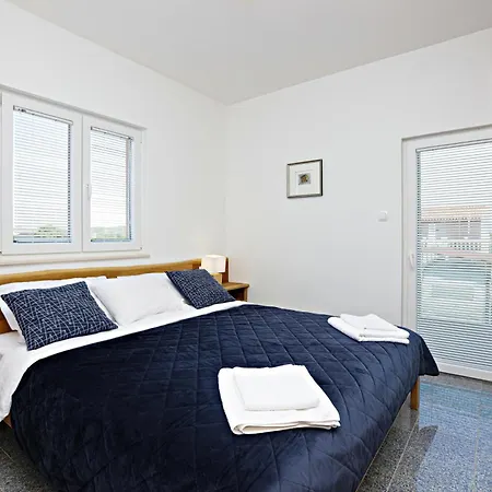 Appartamento With Swimming Pool Bogdanovici, - 23394 *