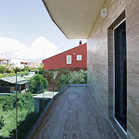 With Swimming Pool Bogdanovici, - 23394 *