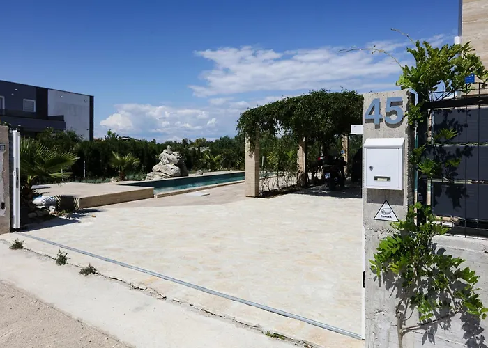 With Swimming Pool Bogdanovici, - 23394 *