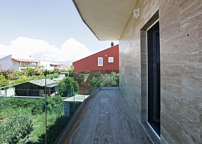 With Swimming Pool Bogdanovici, - 23394 *