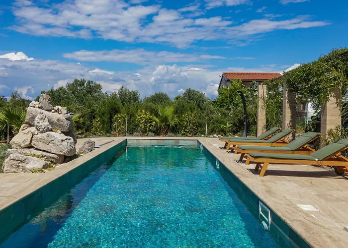 With Swimming Pool Bogdanovici, - 23394 *